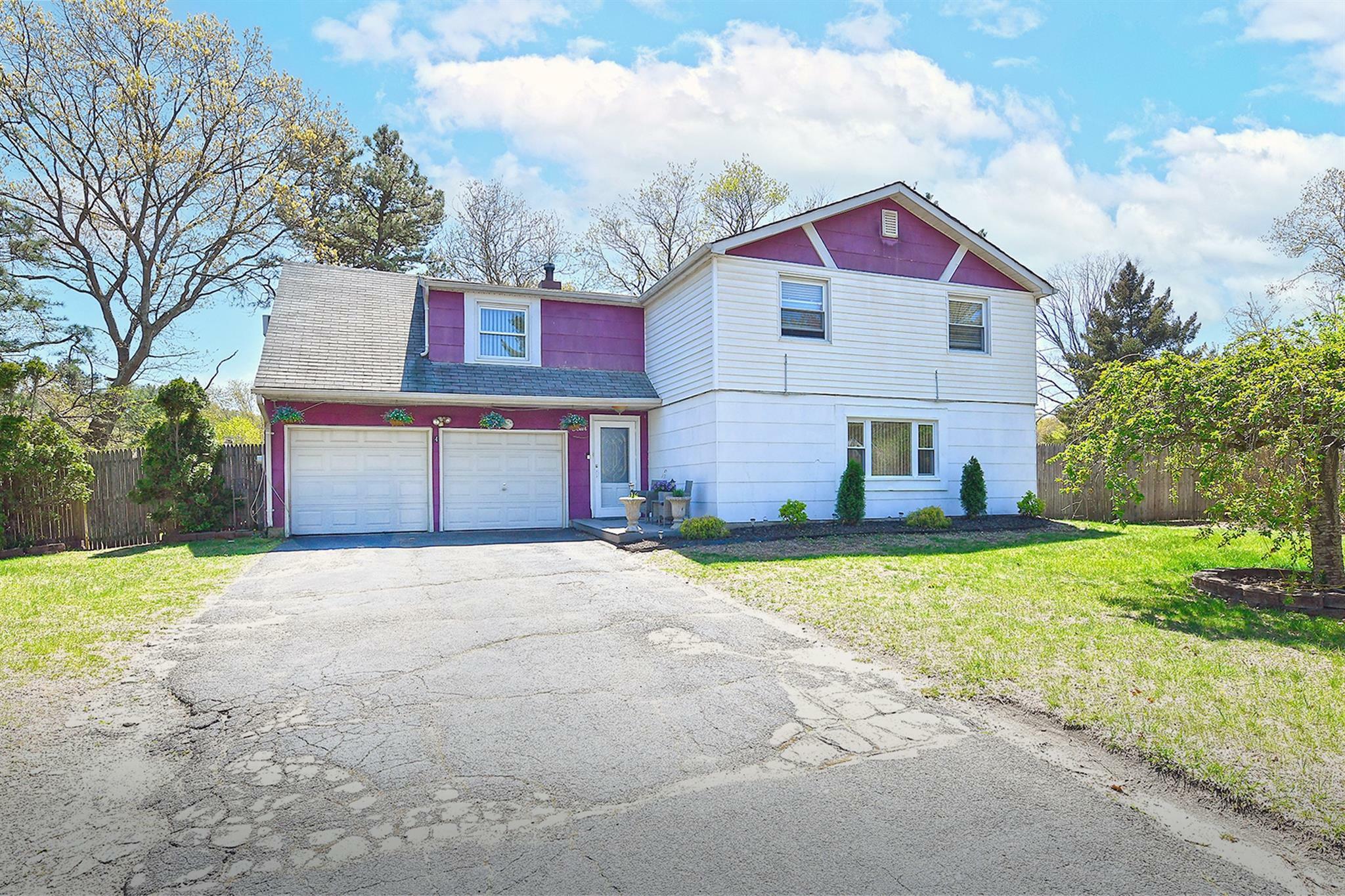 Property Photo: 4 Split Pine Circle NY 11763