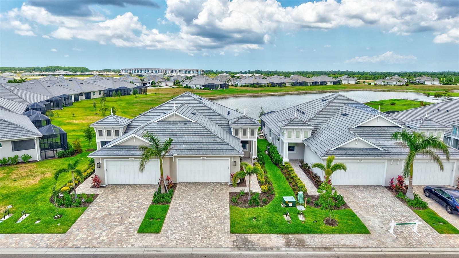 Property Photo: 251 Okeeffe Circle FL 34212