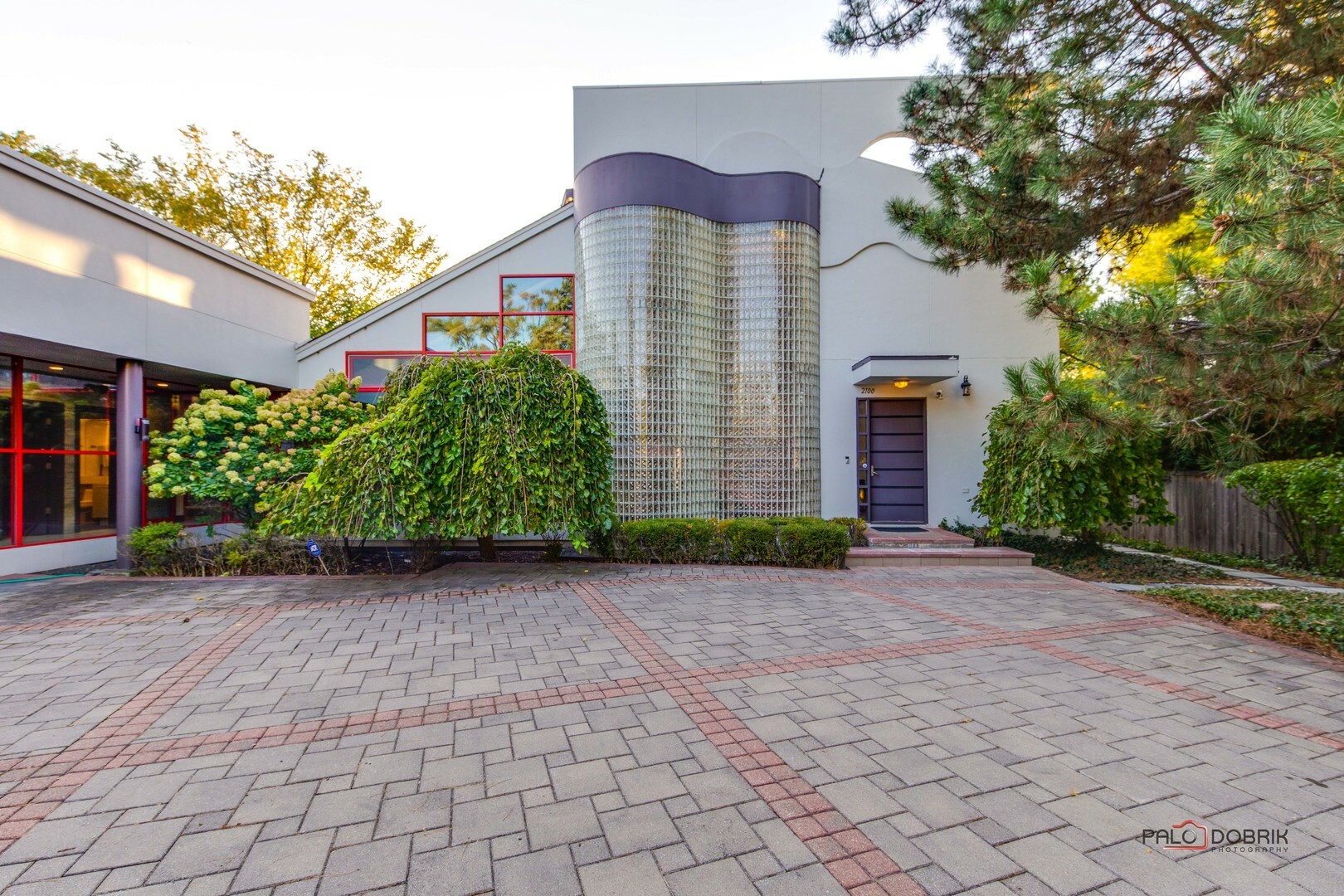 Property Photo: 2100 Pfingsten Road IL 60062