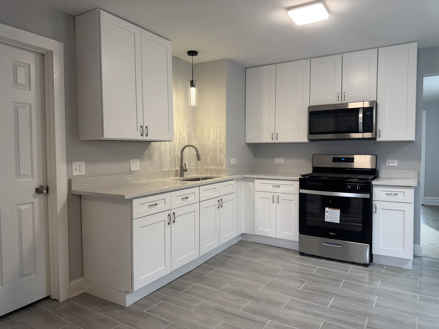 Property Photo: 1512 Lombard Avenue 1 IL 60402