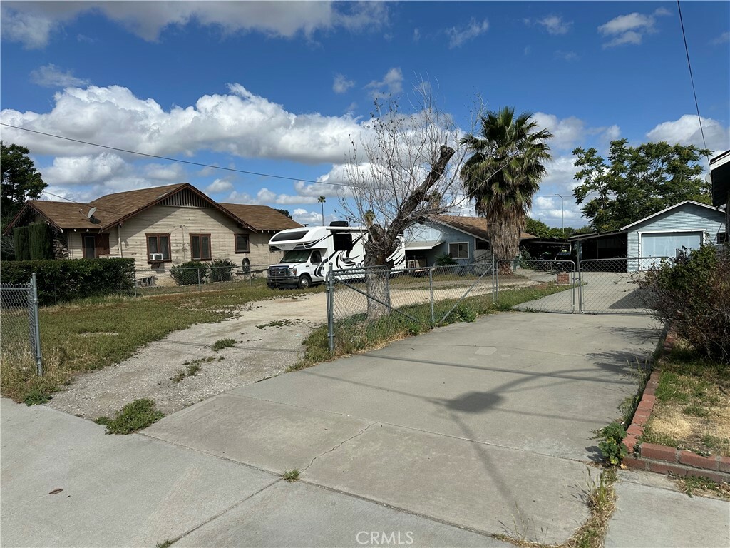 Property Photo: 7423 Indiana Avenue CA 92504