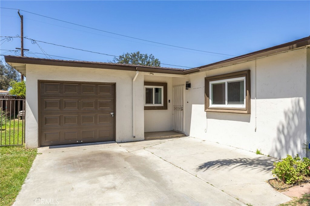 Property Photo: 3160 David Street CA 92506