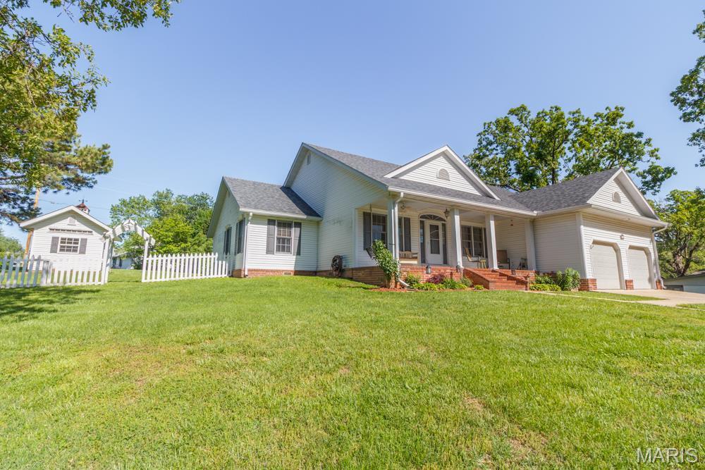 Property Photo: 106 Benage Dr MO 65536