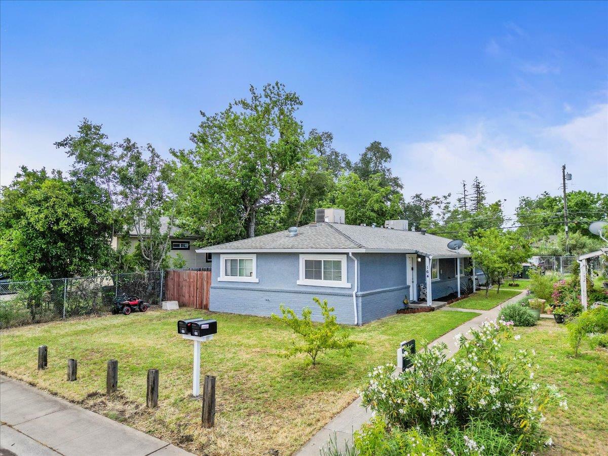 160 Santiago Avenue  Sacramento CA 95815 photo