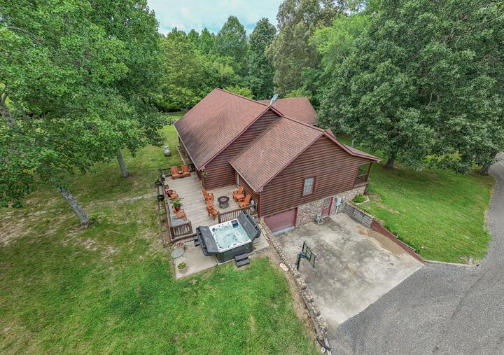 Property Photo:  118 Robert Simmons Rd  TN 37186