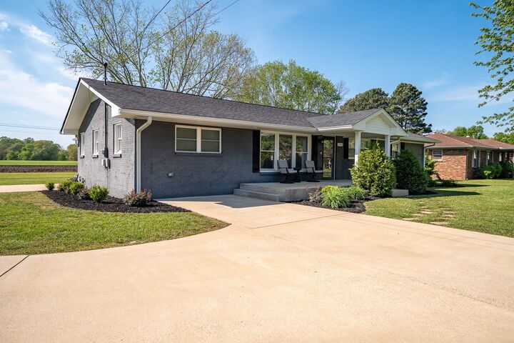 Property Photo: 703 Brenda Ave TN 38469