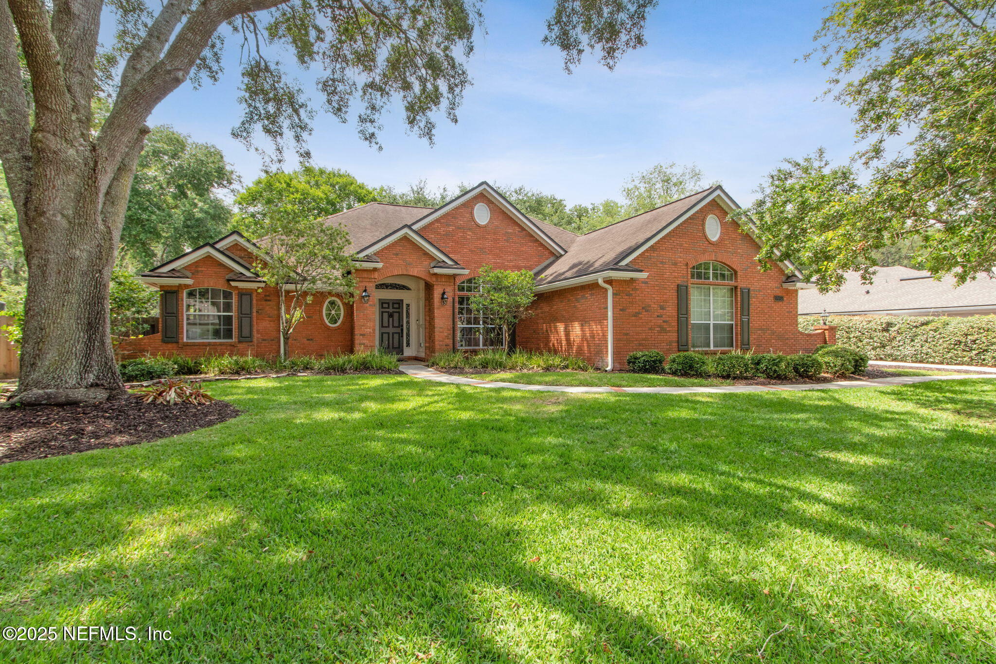 Property Photo: 1862 Hibernia Court FL 32223