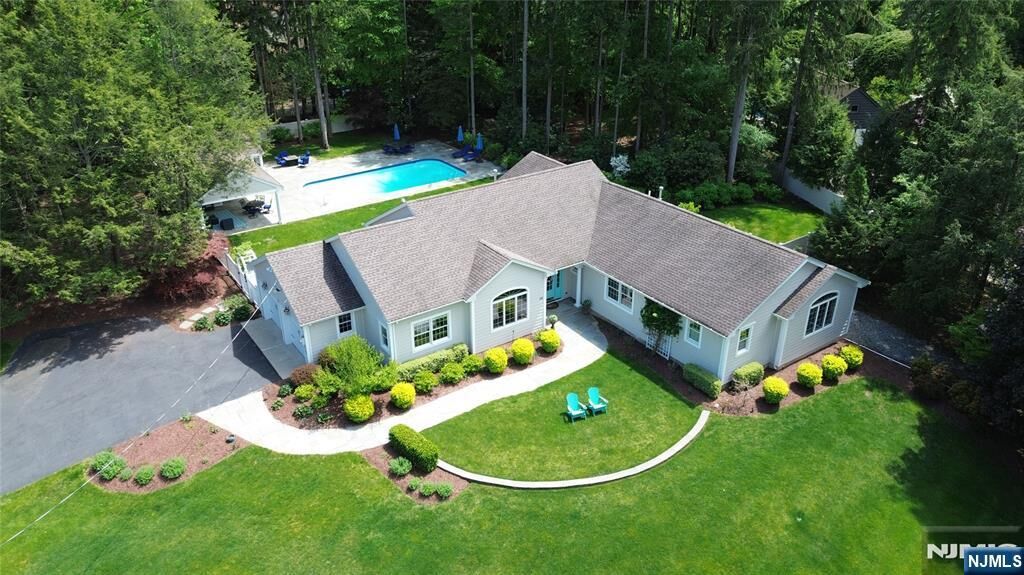 Property Photo: 28 Scott Court NJ 07401