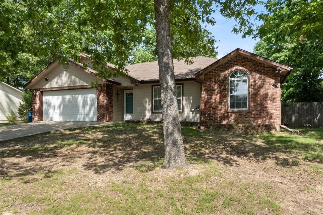 Property Photo:  31 Headley Drive  AR 72714 
