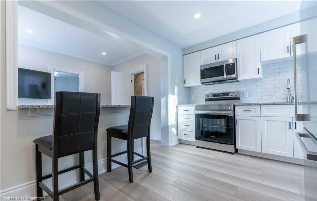 Property Photo: 66 Queen Street W ON N3C 1G1
