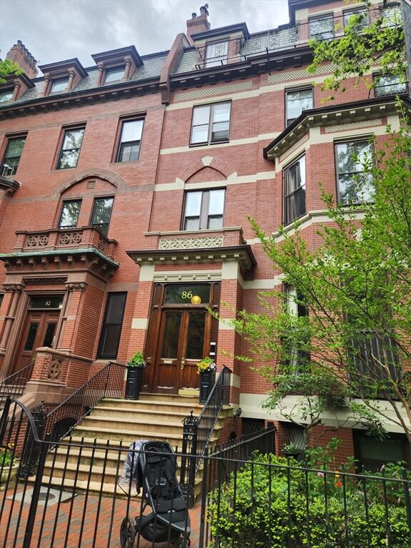 Property Photo: 86 Marlborough Ph MA 02116