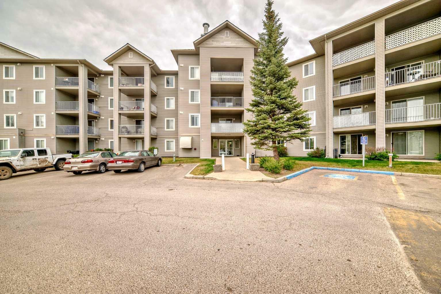 Property Photo: 604 8 Street SW #4205 AB T4B 2W4