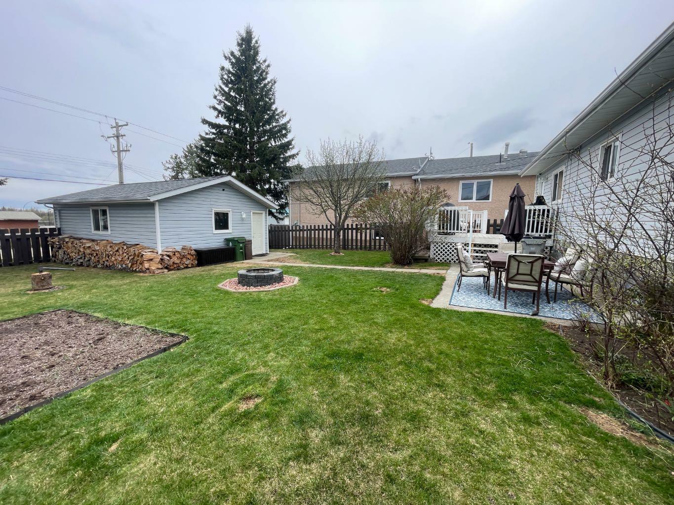 Photo de la propriété: 4435 5 Avenue AB T7E 1B9