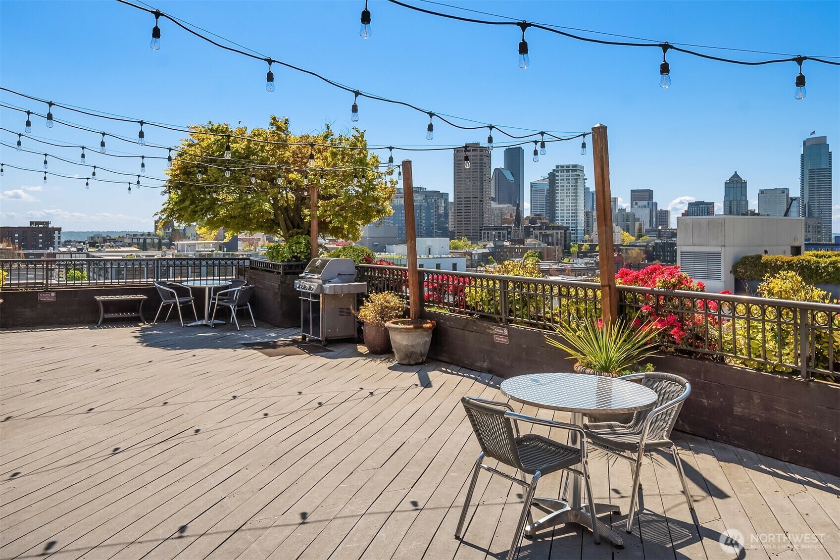 Property Photo: 1125 E Olive Street 501 WA 98122