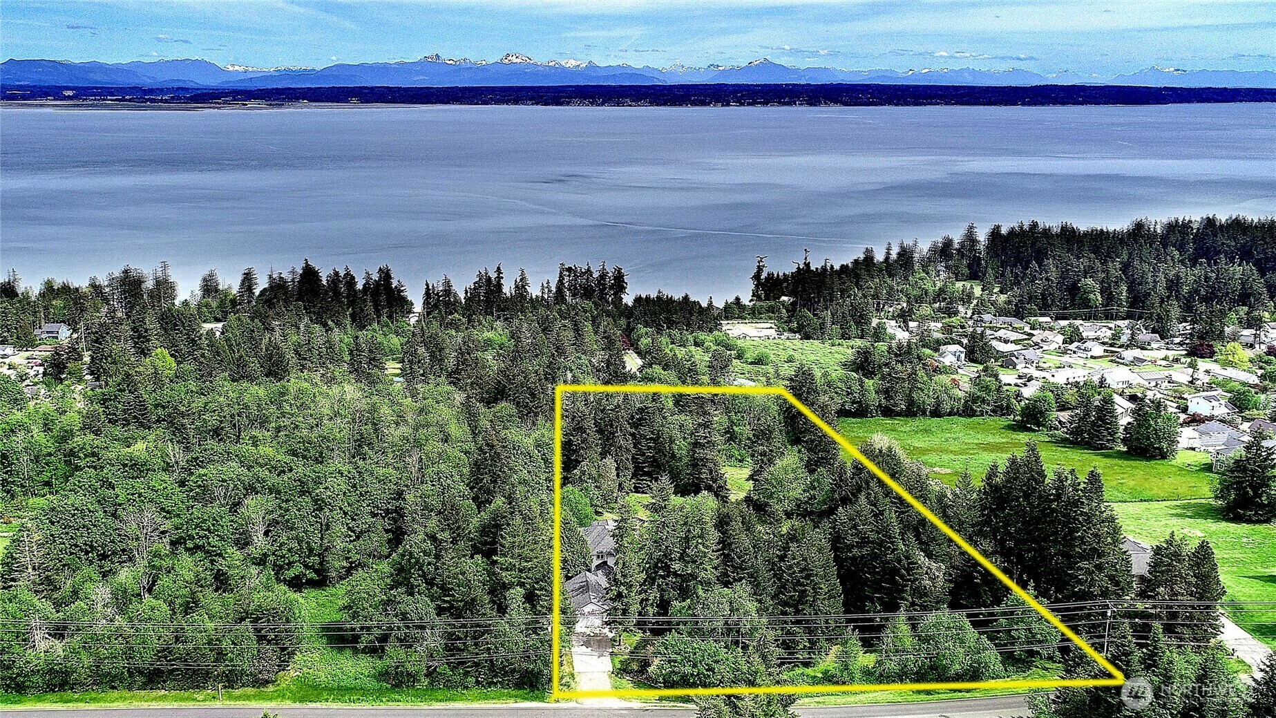 Property Photo: 955 Michael Way WA 98282