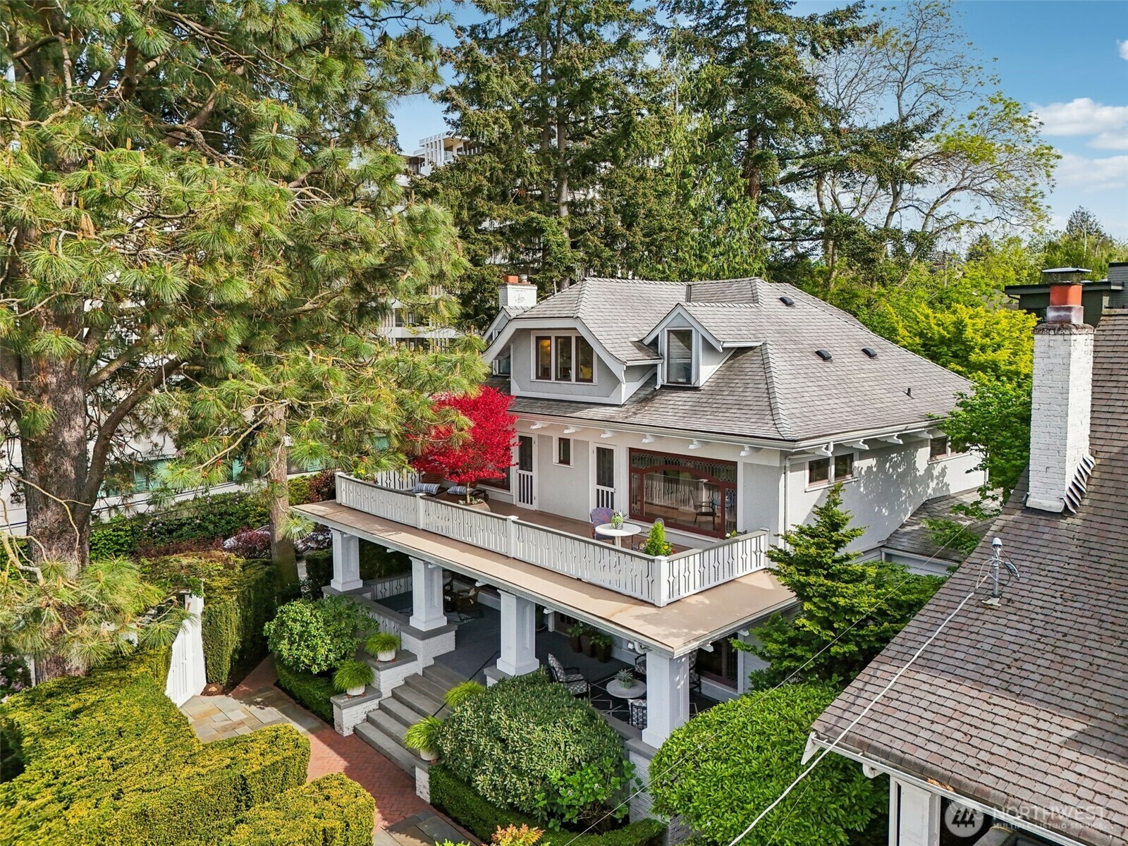 Property Photo: 6670 E Green Lake Way N WA 98103
