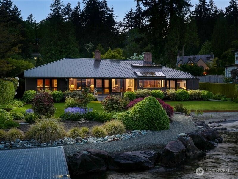 Property Photo: 4400 East Mercer Way WA 98040