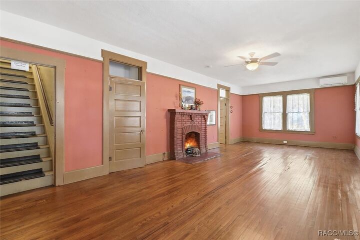 Property Photo:  754 NE 2nd Avenue  FL 34428 