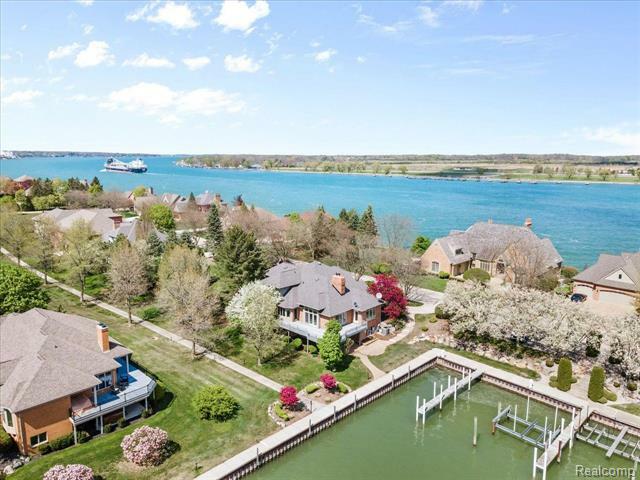3744 Riverview Terrace N  East China Twp MI 48054 photo