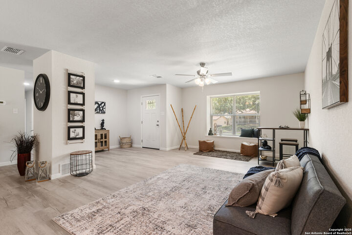 Property Photo: 3115 Bluefield TX 78230