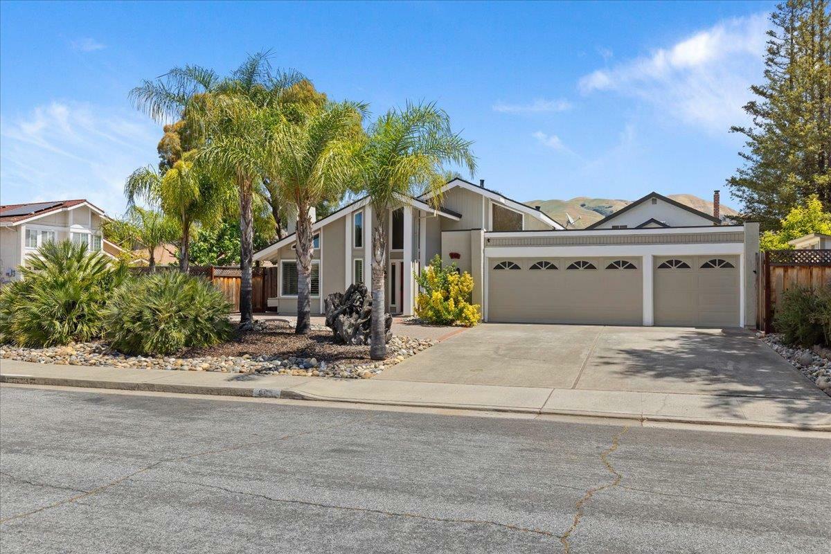 Property Photo: 848 Pretoria Court CA 95127