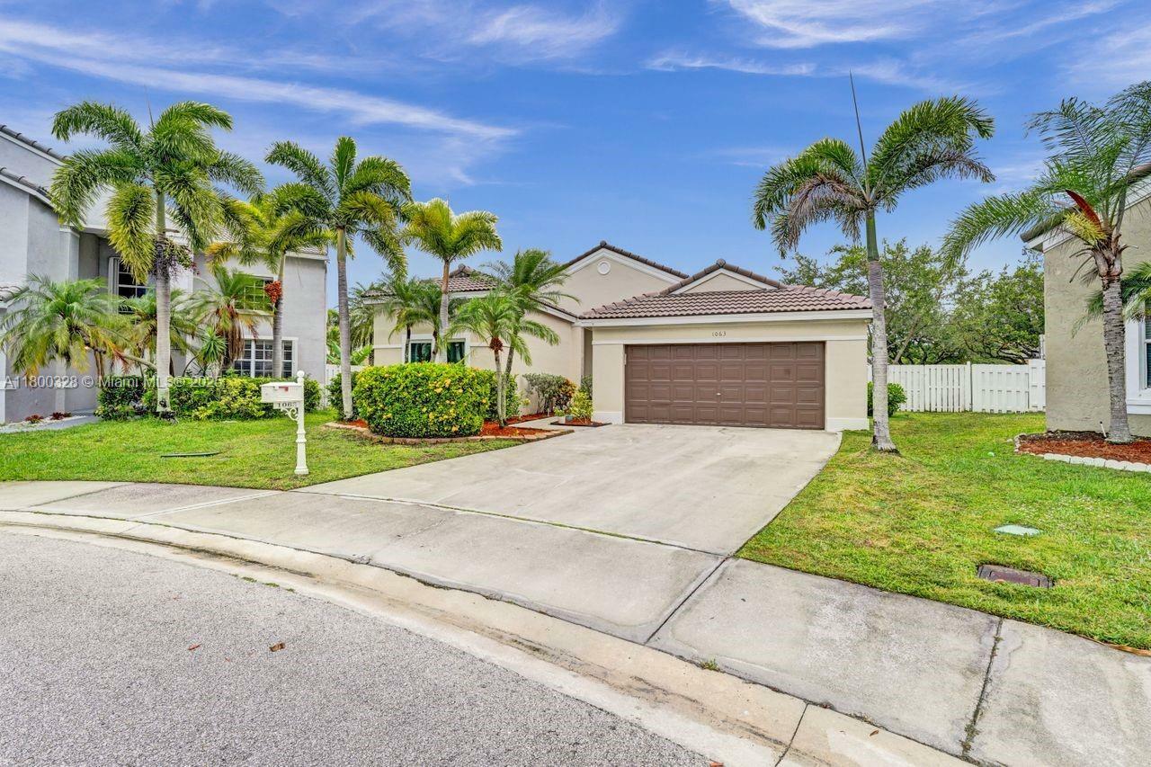 Property Photo: 1063 Cedar Falls Dr 1063 FL 33327