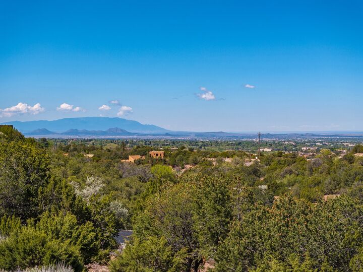 Property Photo: 1421 Canada Del Sur NM 87501