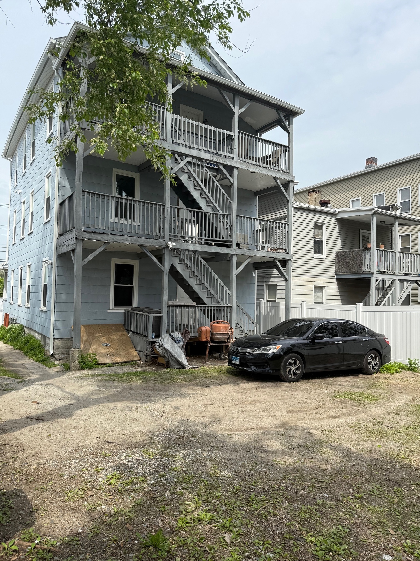 Property Photo: 2076 Seaview Avenue CT 06610