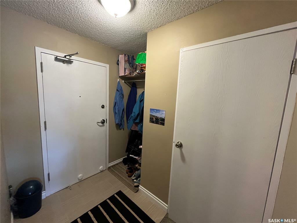 Property Photo: 802A Kingsmere Boulevard 303 SK S7J 4C4