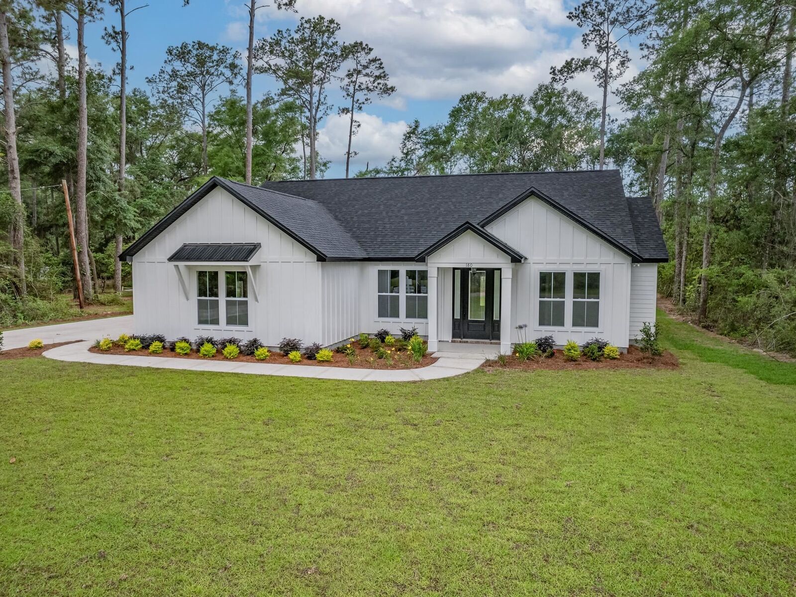 Property Photo: 180 Oak Street FL 32327