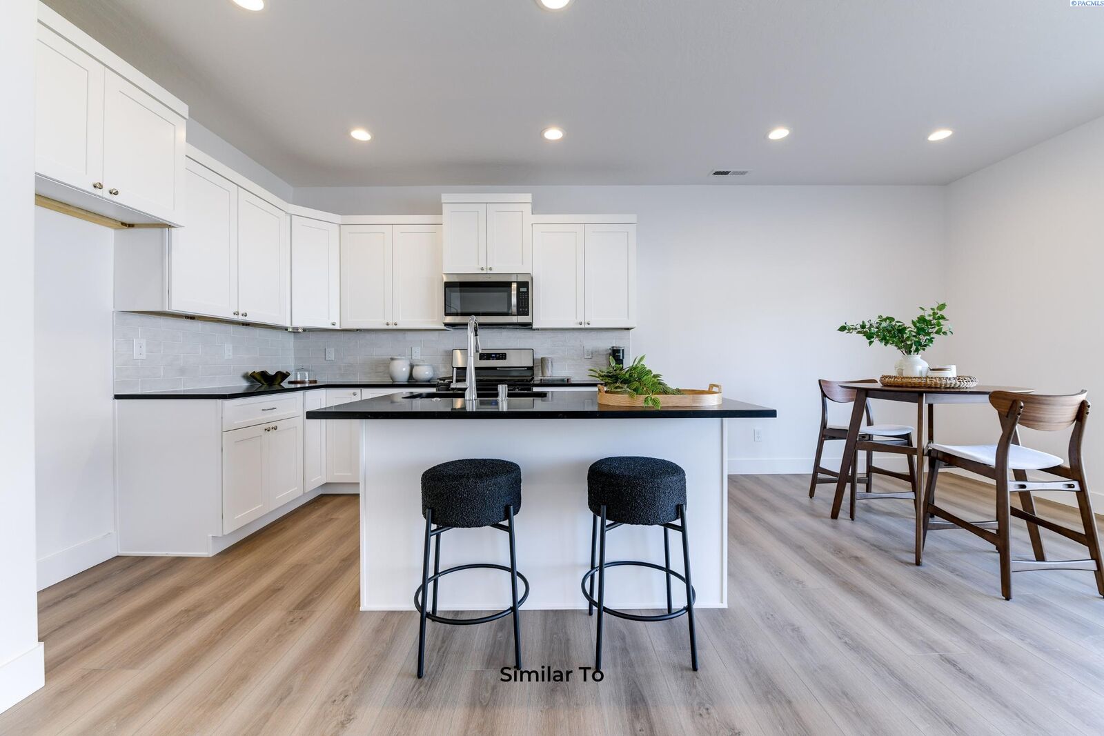 Property Photo:  7479 Grapevine Ct  WA 99353 