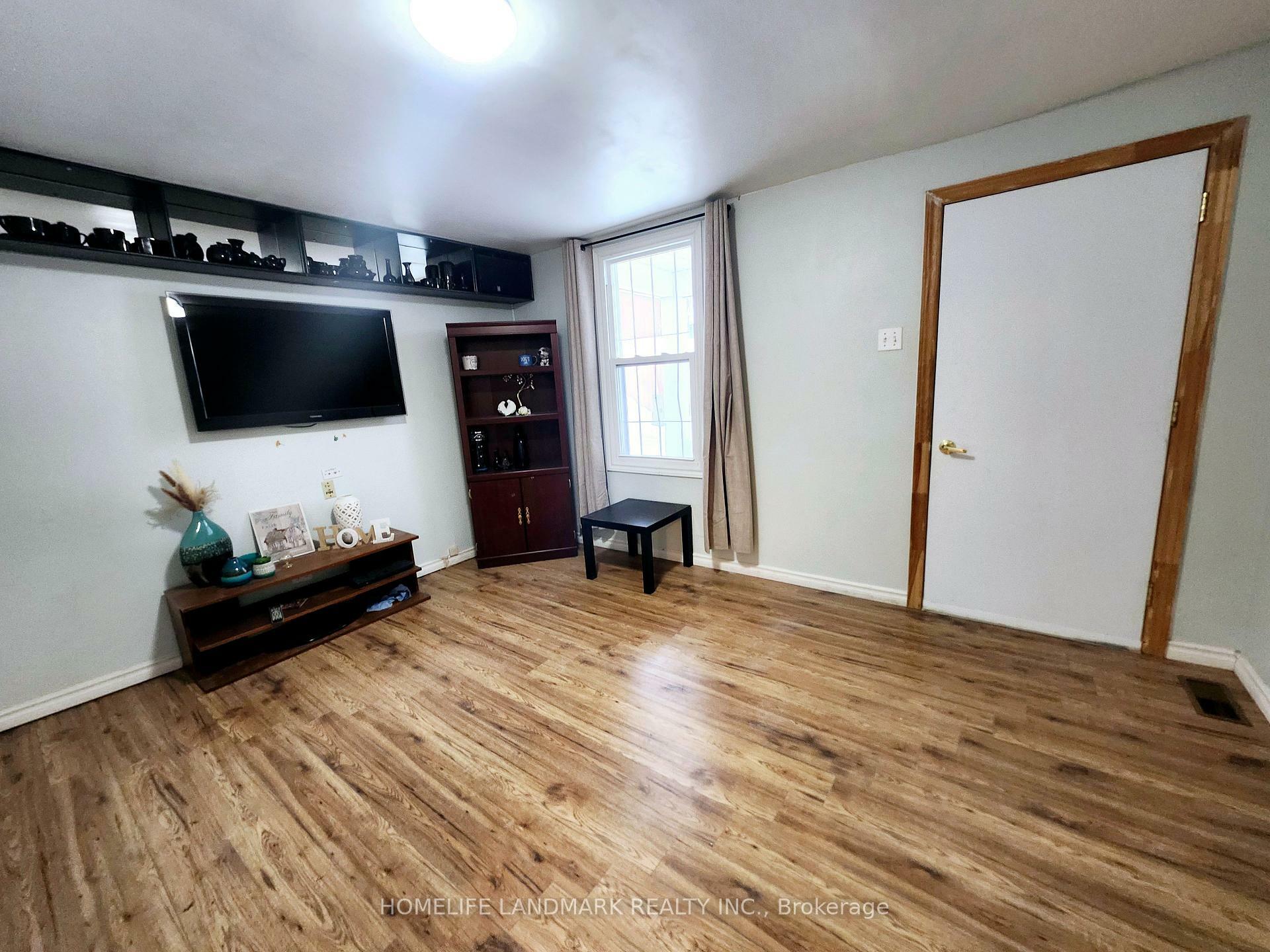 Property Photo:  4 Lundy'S Lane  ON L2R 4B8 