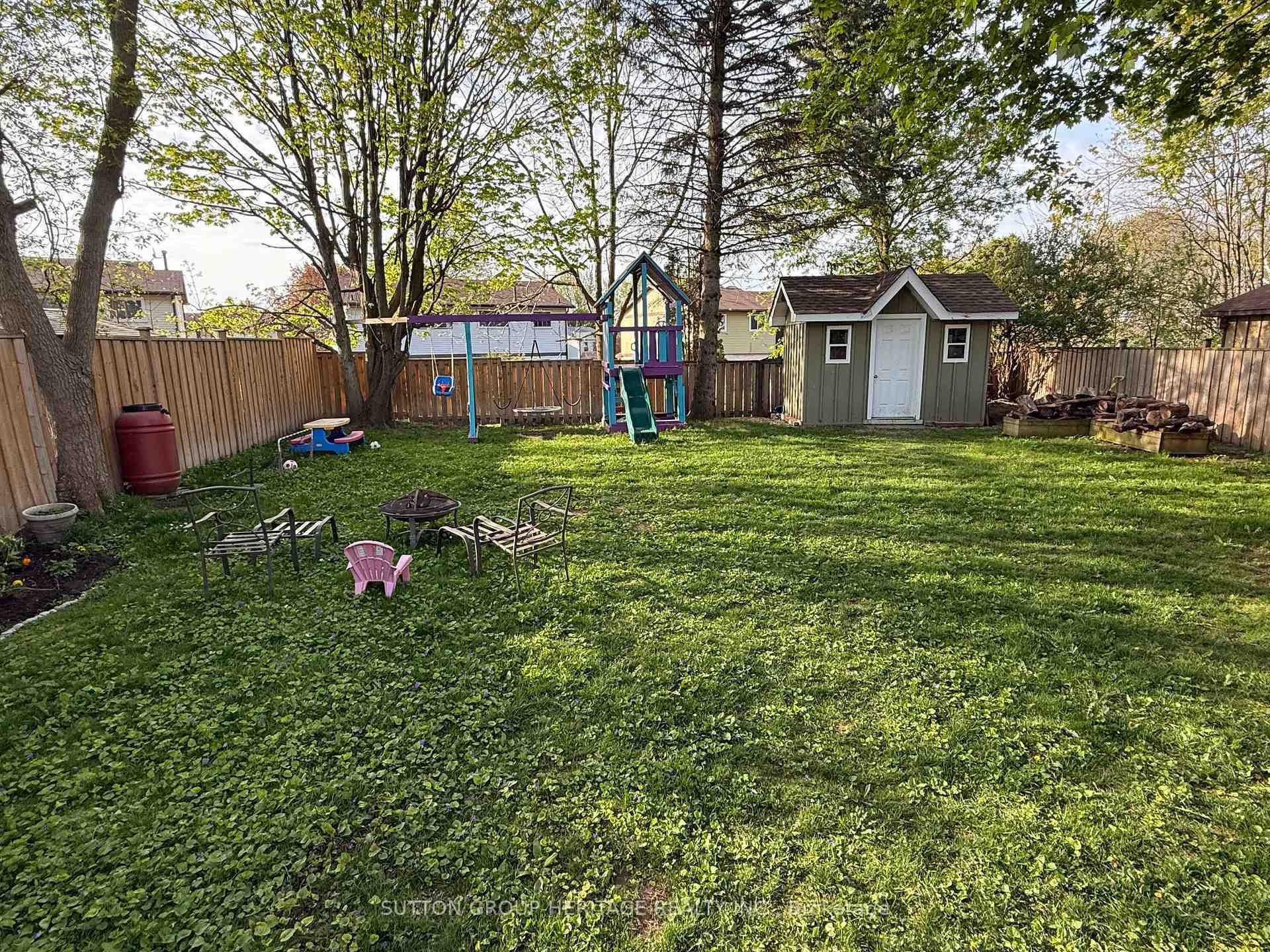 Property Photo: 847 Gentry Crescent ON L1K 1L6