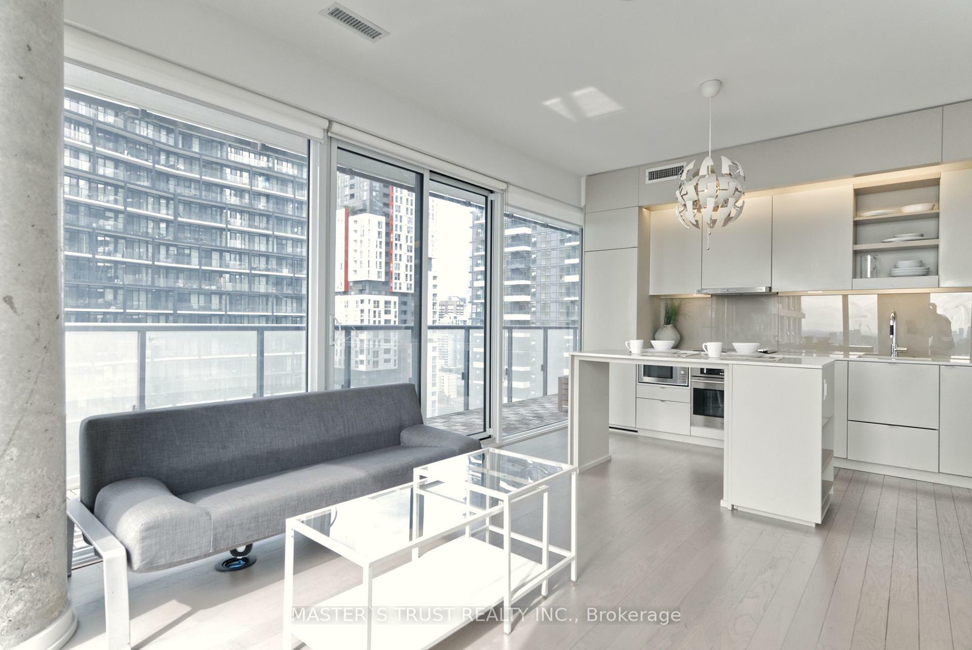 Property Photo: 101 Peter Street 2511 ON M5V 0G6