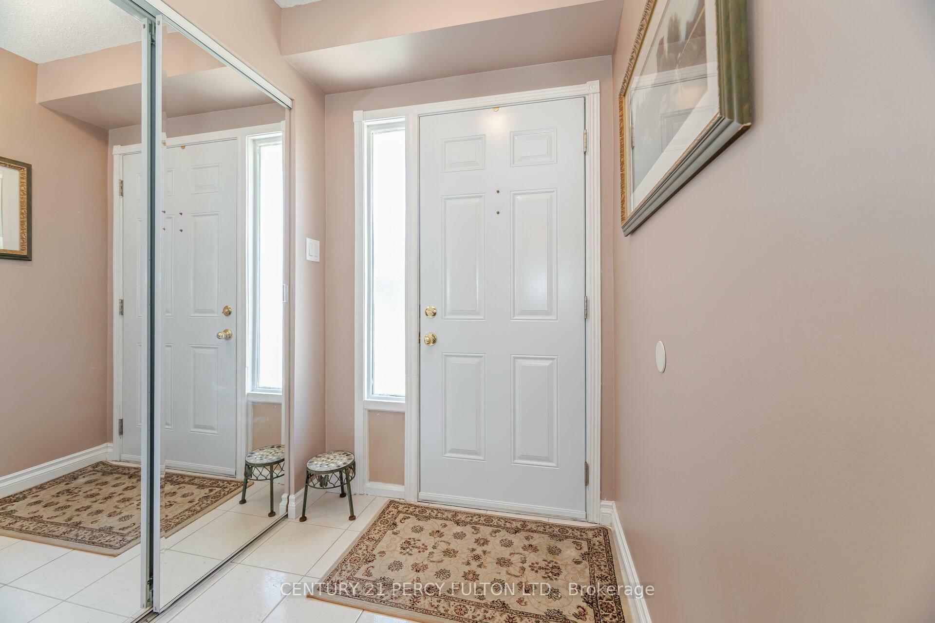 Photo de la propriété: 580 Eyer Drive 9 ON L1W 3B7