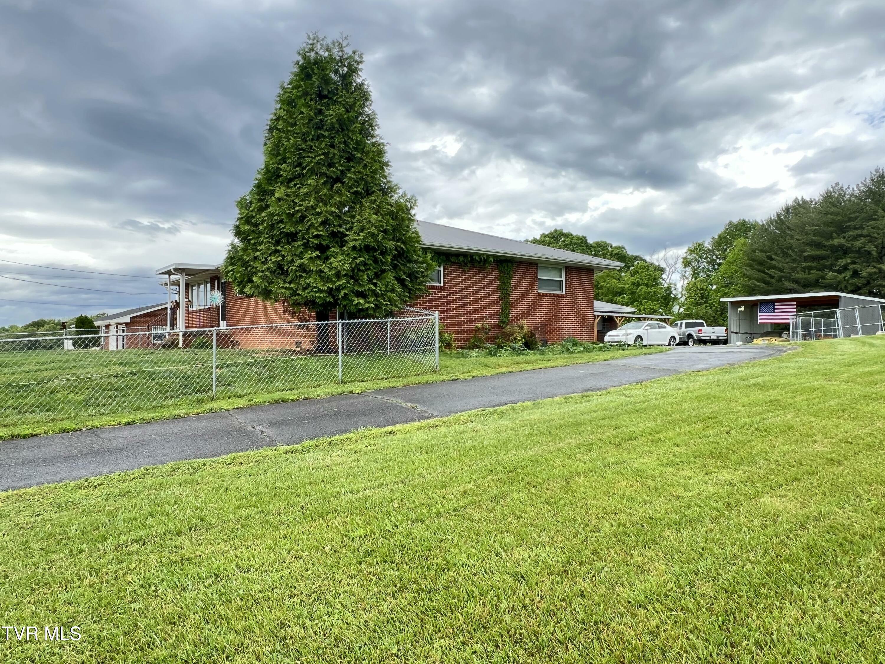 Property Photo: 457 Devault Street TN 37642