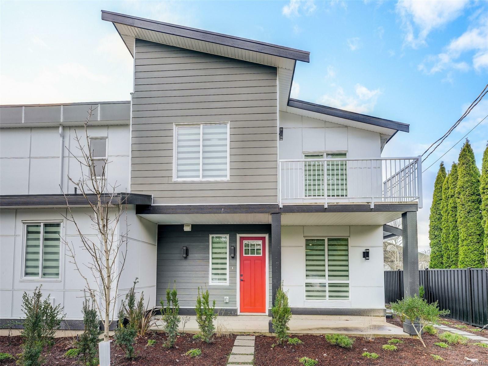 Property Photo: 1171 Stelly'S Cross Rd 5 BC V8M 1H4