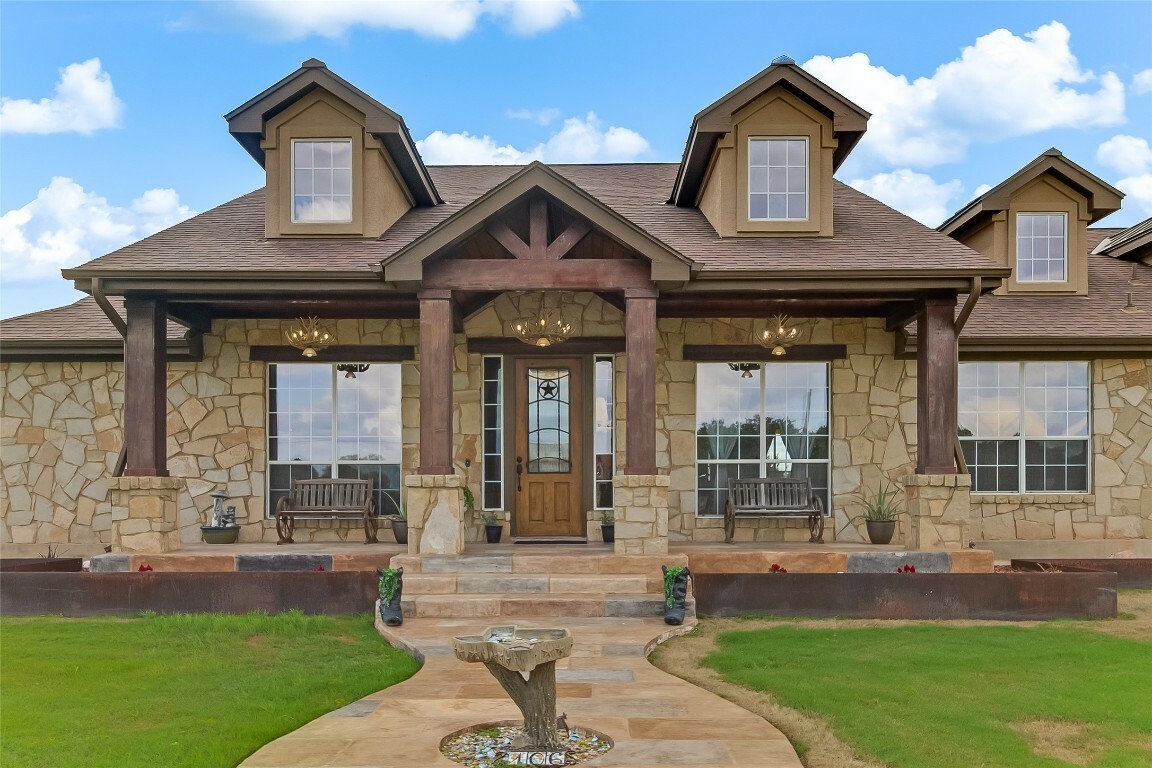 Property Photo: 106 Deep Lake Drive TX 78642