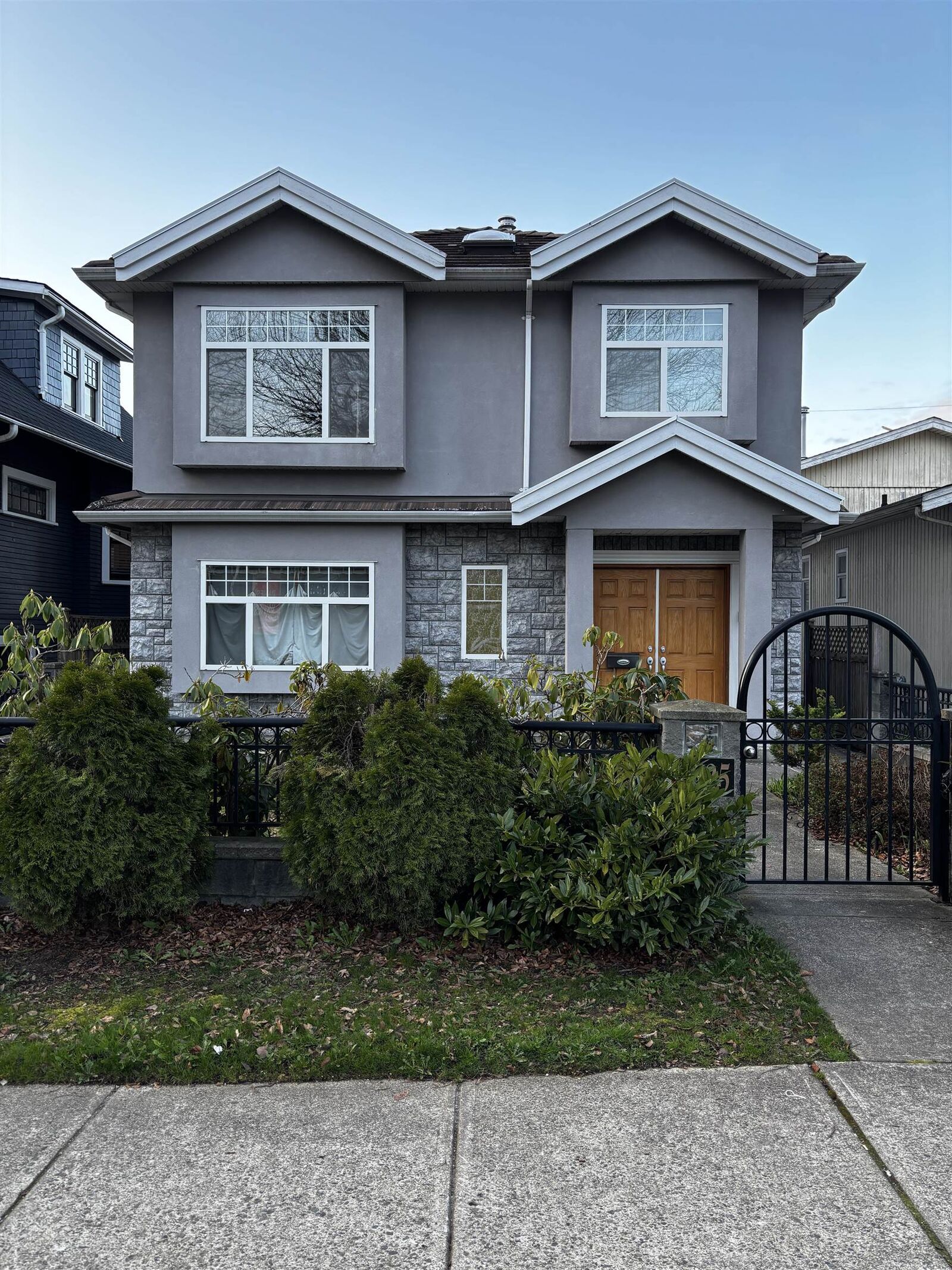 Property Photo: 2925 E 29th Avenue BC V5R 1V8