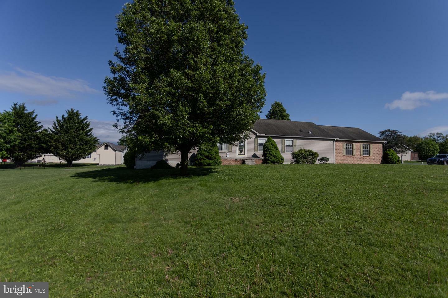 186 Hampton Drive  Chambersburg PA 17202 photo
