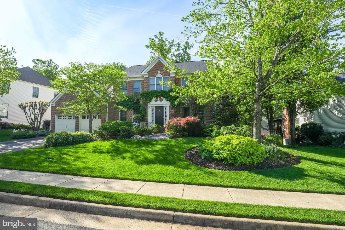 Property Photo: 13757 Laurel Rock Drive VA 20124