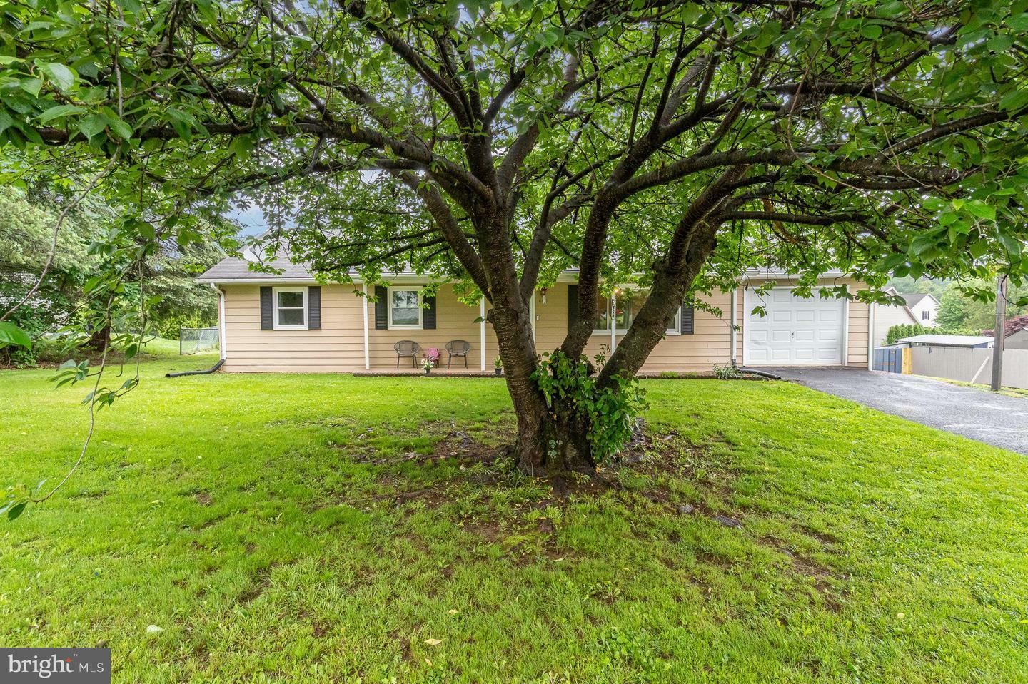 Property Photo: 600 W Pine Street PA 17065