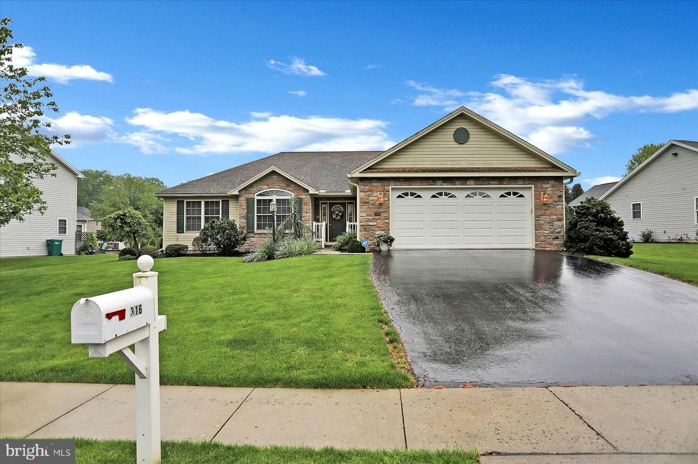 316 Stonehedge Drive  Carlisle PA 17015 photo