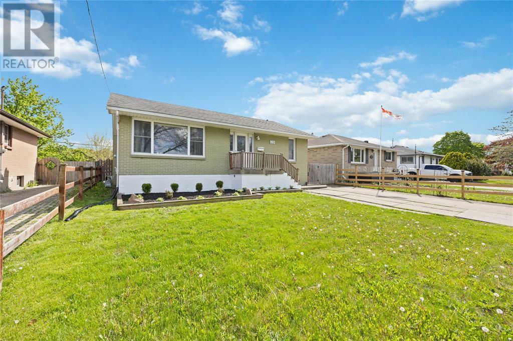 Photo de la propriété:  993 Wellington Street  ON N7S 1E2 
