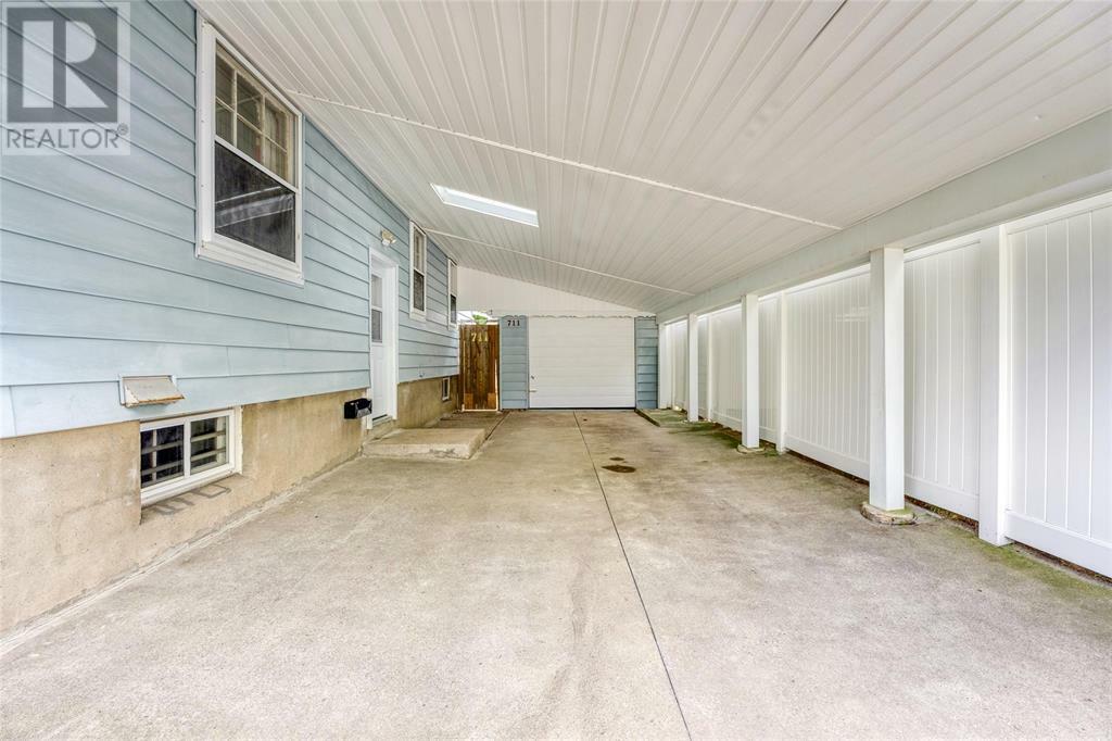 Property Photo: 711 Rosedale Avenue ON N7V 1Z8