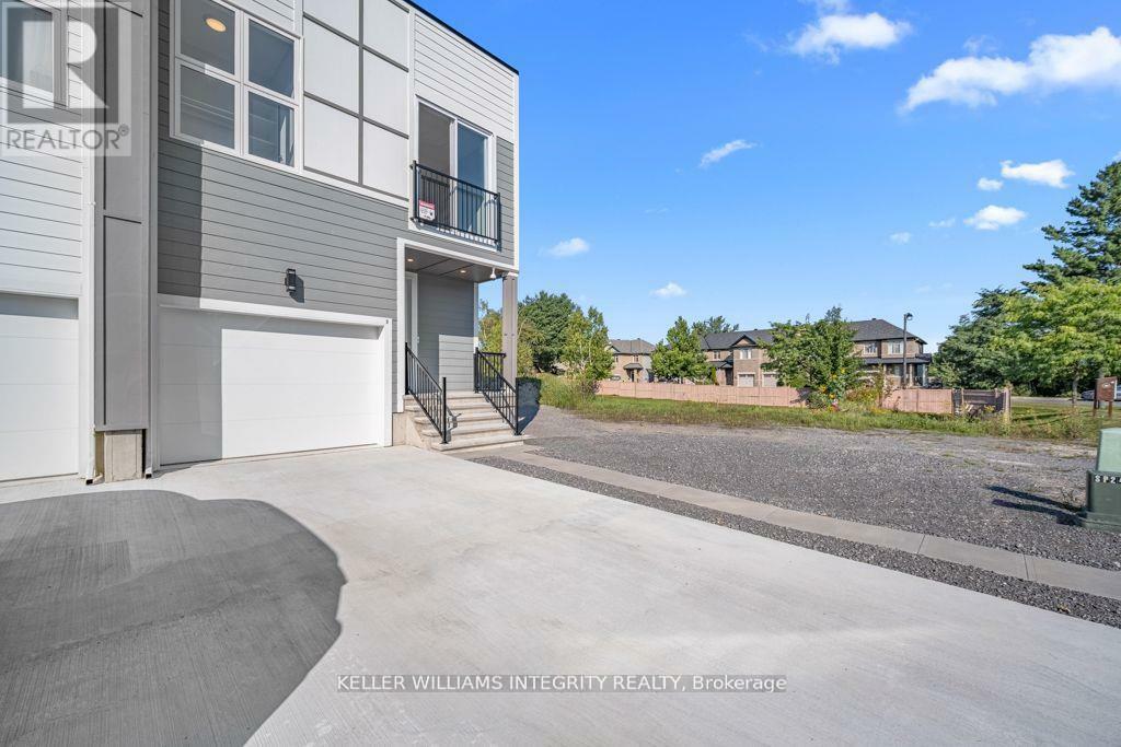 Property Photo:  875 Contour Street B  ON K1W 0G6 