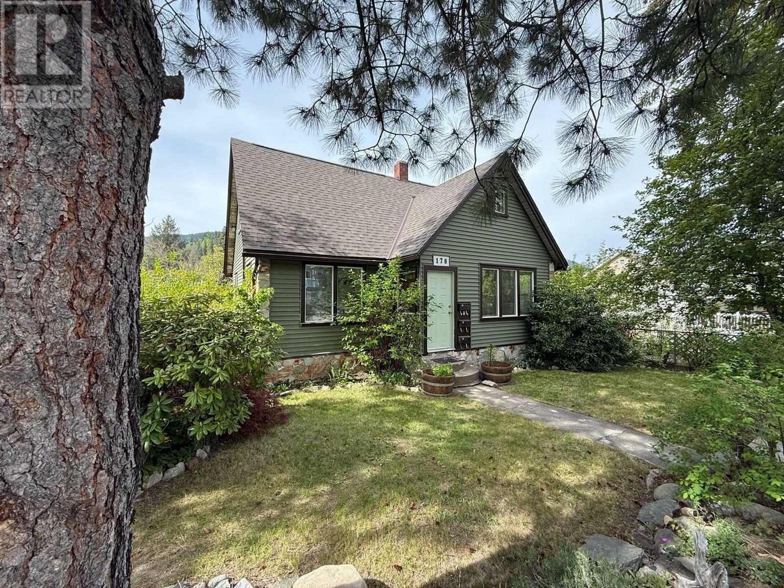 Property Photo: 178 Columbia Avenue BC V1N 1A9