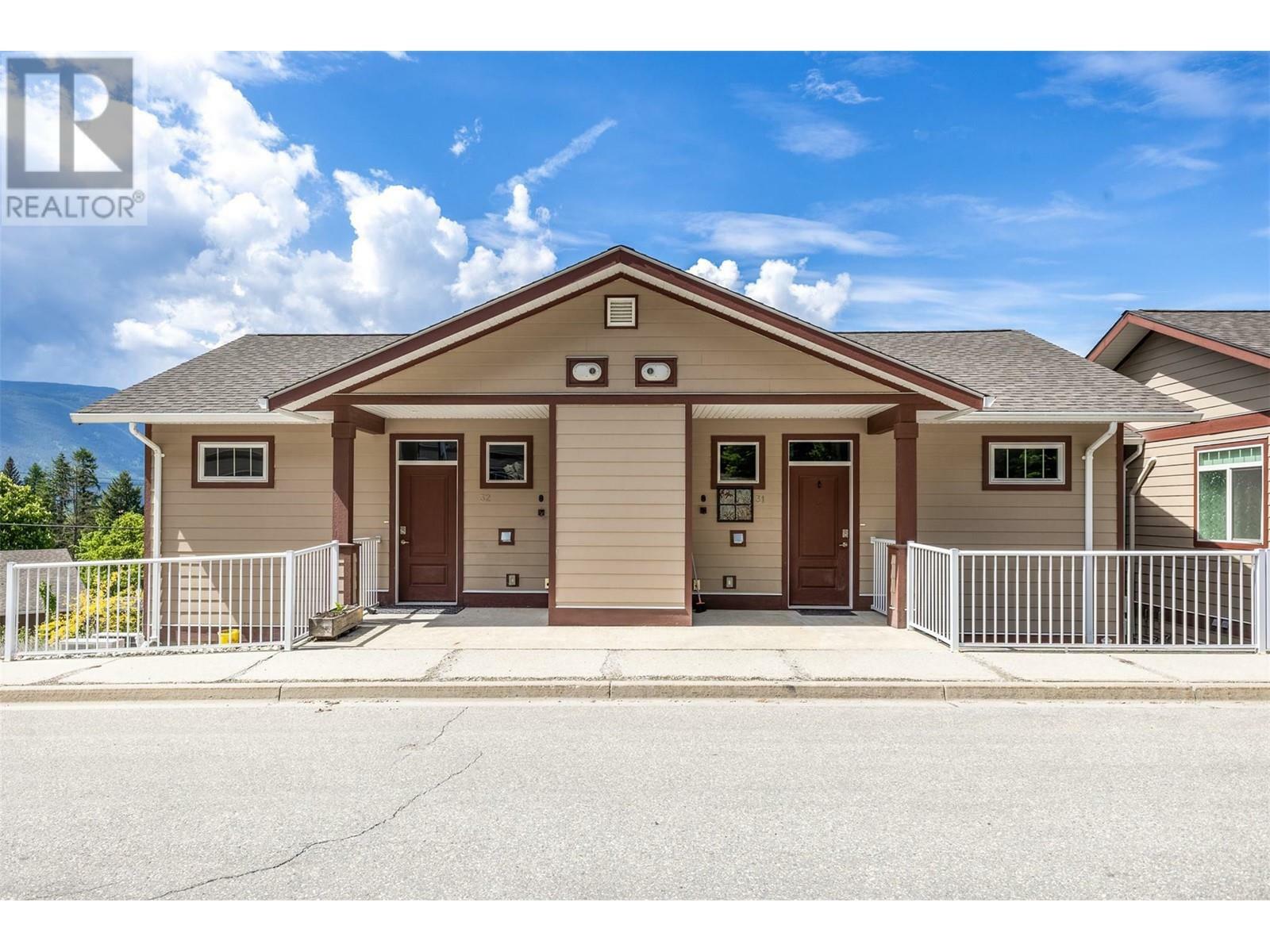 Property Photo: 1070 1 Street Southeast 32 BC V1E 0B6