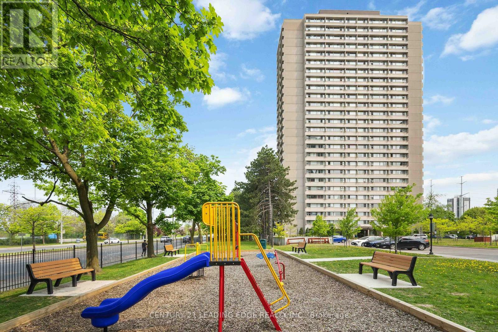 Property Photo: 735 Don Mills Road 1604 ON M3C 1T1