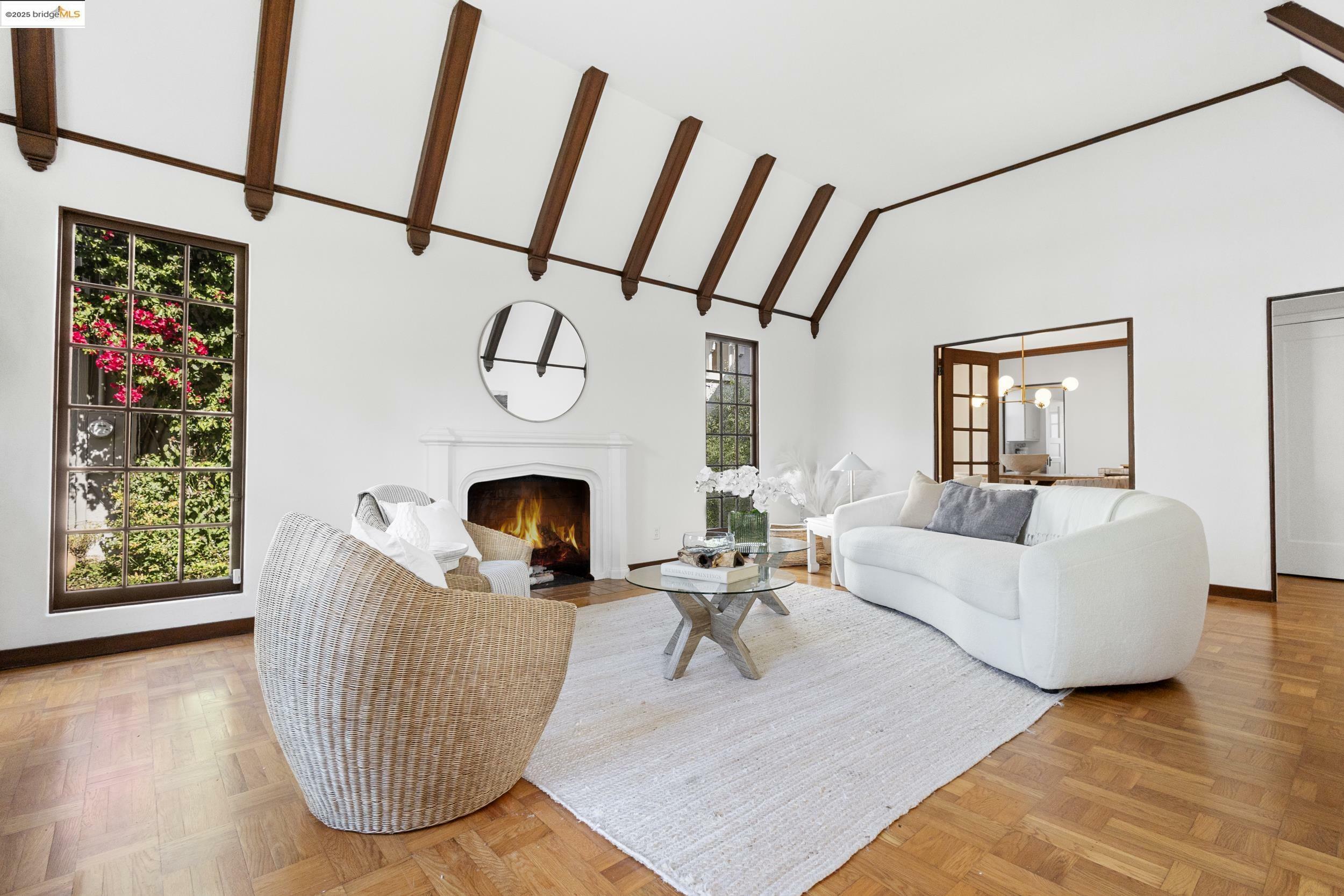 Property Photo: 1048 Annerley Rd CA 94610